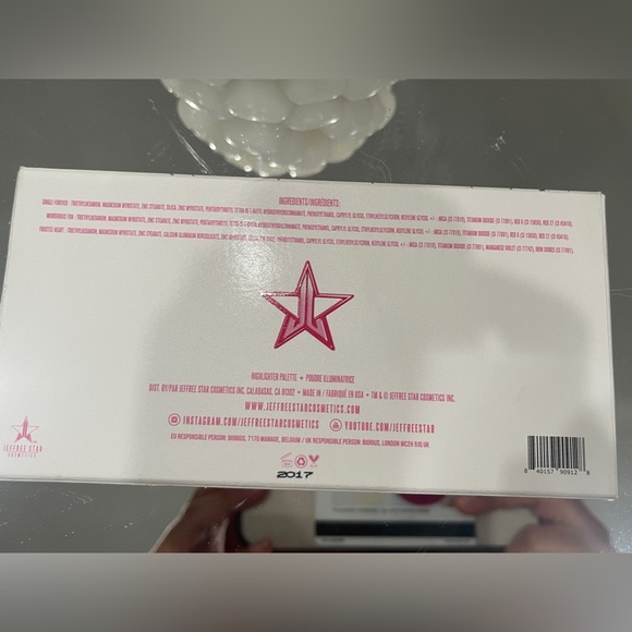 NIB Jeffree Star Heartbreaker Skin Frost Highlighter Palette 3x7g - Picture 6 of 6